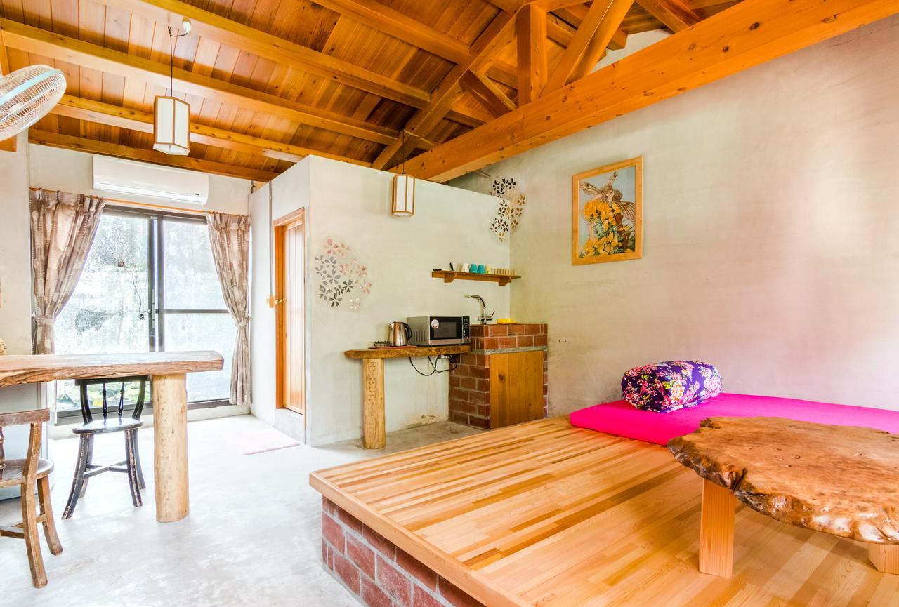 หลุงถา บีแอนด์บี Bed & Breakfast จิ่วเฟิ่น ภายนอก รูปภาพ